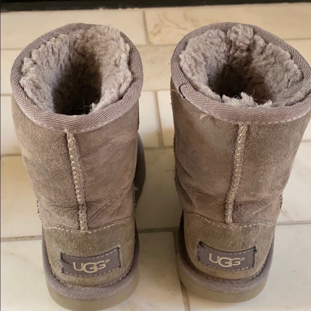 Girls size 11 UGG Grey boots.